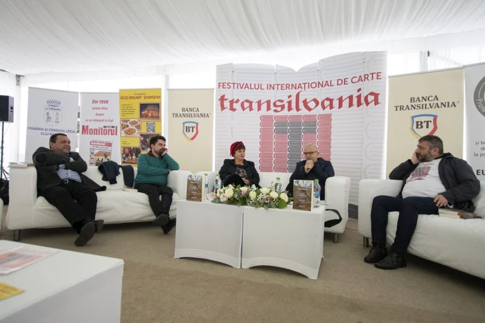 Conferinţa susţinută de scriitorul Andrei Codrescu în cadrul FICT. Foto: Helga Landt