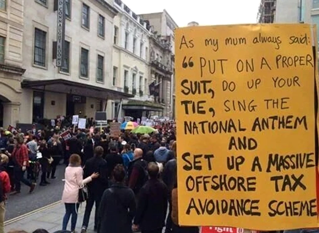 Britanicii vor demisia lui David Cameron