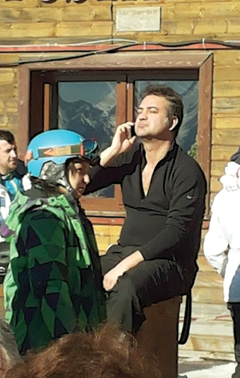 
    Zsolt Csergo s-a bronzat la  munte, profitând de soarele  blând din weekend   