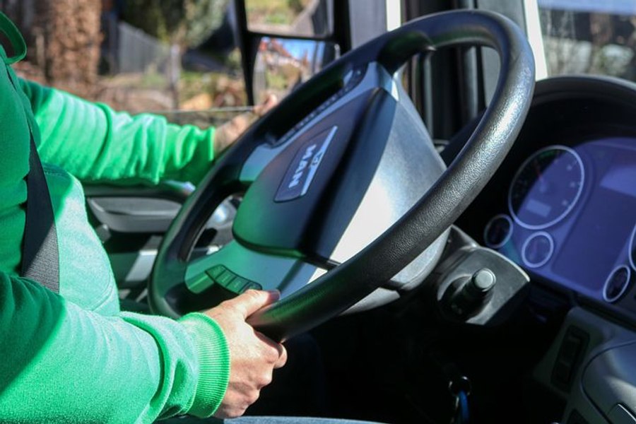 Amendă record și pușcărie pentru un transportator român prins cu droguri