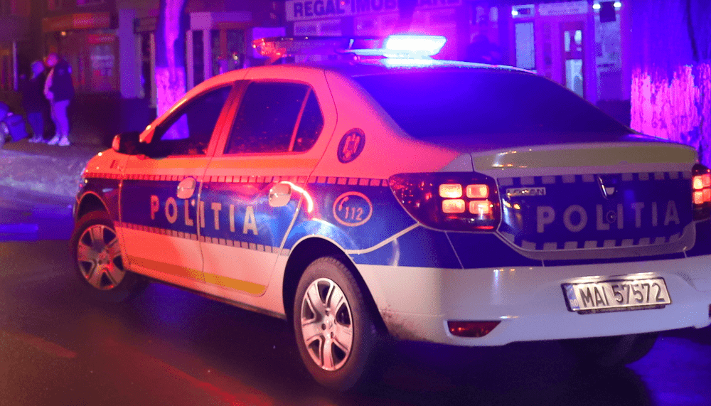 Mașină de poliție, furată în timpul unei intervenții.  Autorul, un bărbat băut, prins la scurt timp