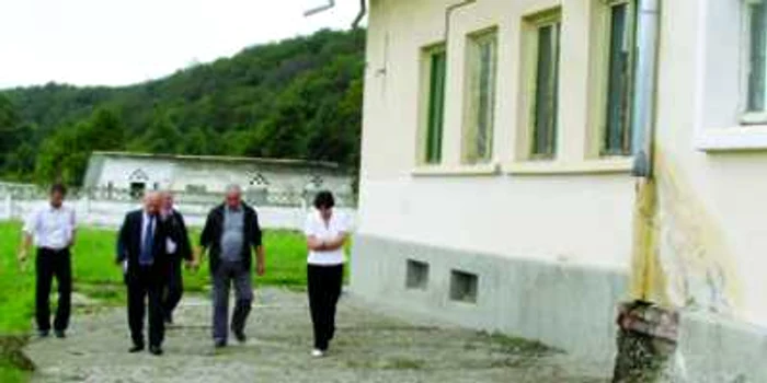 Neamţ: Zeci de şcoli din judeţ pun elevii în pericol