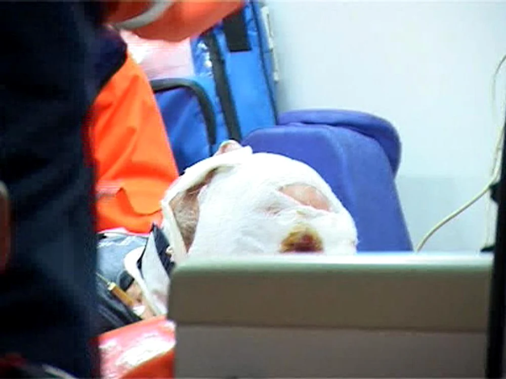 Trei persoane au avut nevoie de îngrijiri medicale după ce au fost implicate în scandal. Foto. arhivă Adevărul