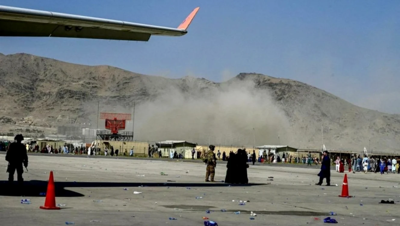 Explozie în apropierea aeroportului din Kabul FOTO EPA-EFE