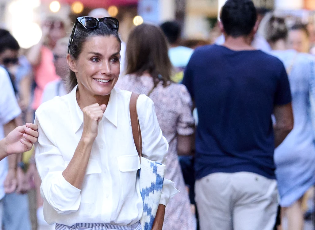 Regina Letizia preferă ținutele simple și ieftine