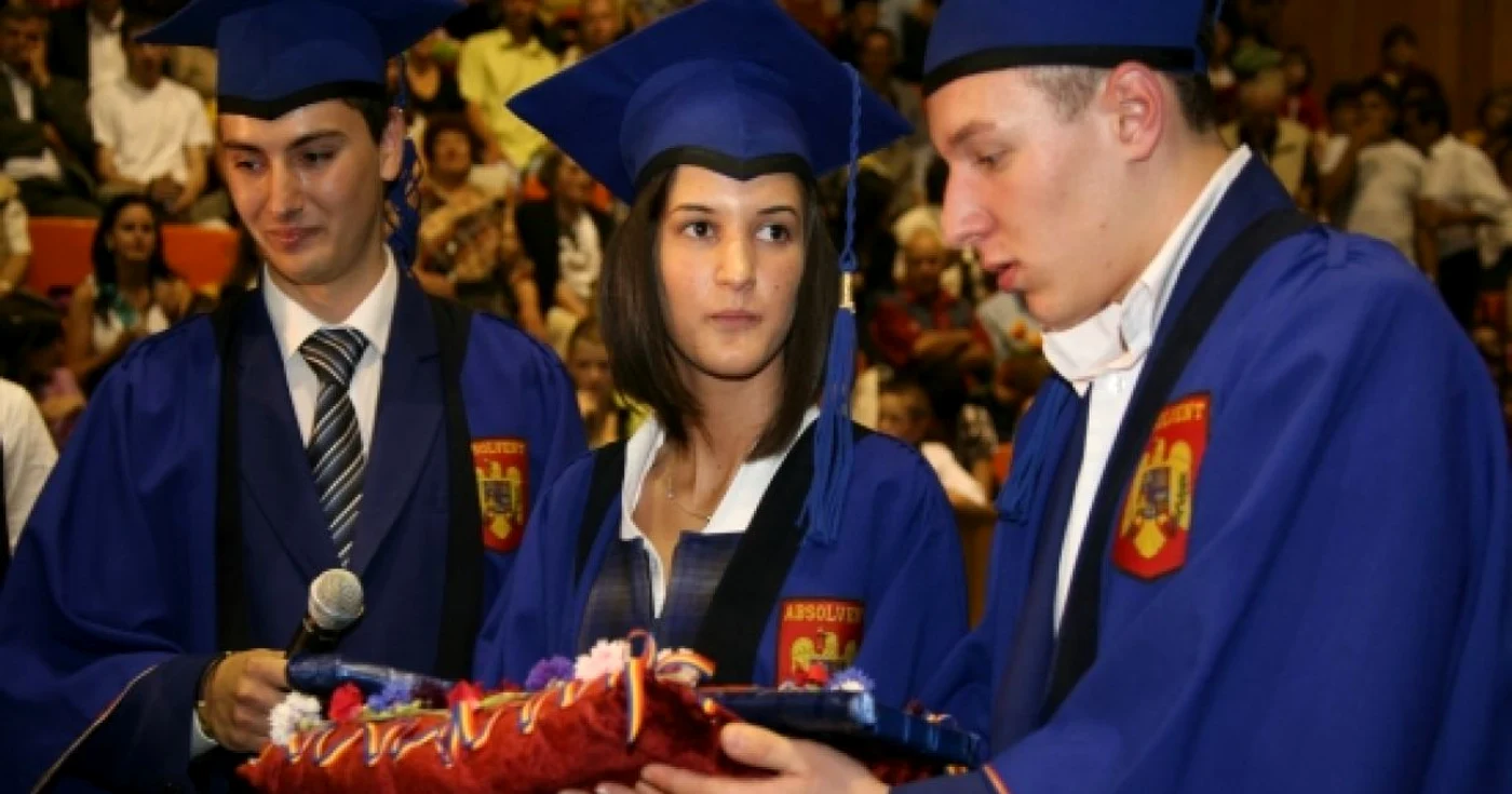 Absolvenţii de la Unirea