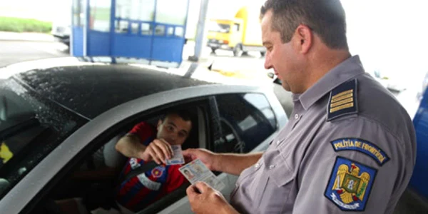 Poliţiştii de frontieră au avut suspiciuni când au verificat actele