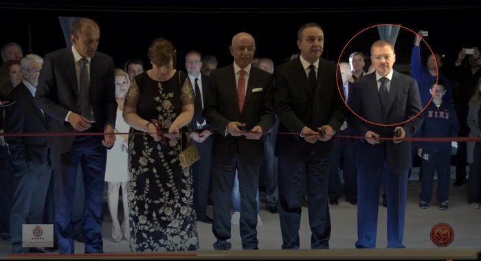 Artiom Ceaika (primul din dreapta)