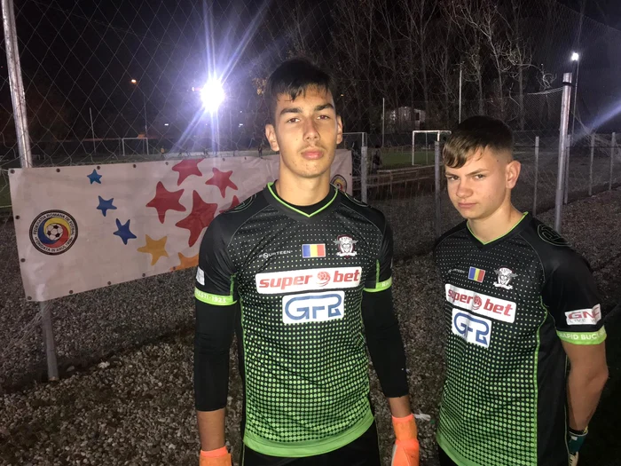 
    Rapid are doi tineri portari la naţionalele sub 17 şi sub 15 ani, Alexandru Tătaru şi Valentin Mărgărit, iar aceştia visează că vor face pasul până la tricolorii mari şi că vor apăra la cele mai tari echipe din EuropaFoto: Click!  