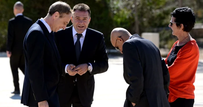 La Cimitirul Eroilor Israelieni s-a aflat omul de afaceri Elan Schwartzenberg (al doilea de la stânga la dreapta) FOTO Mediafax