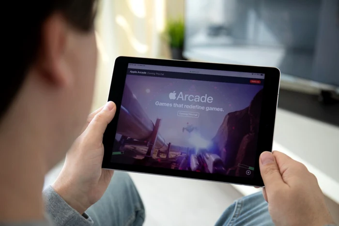 Tableta iPad cu Apple Arcade FOTO Shutterstock