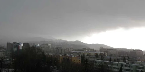 Furtuna a acoperit Braşovul cu zăpadă. FOTOSimona Suciu7