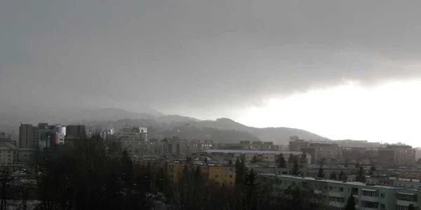 Furtuna a acoperit Braşovul cu zăpadă. FOTOSimona Suciu7