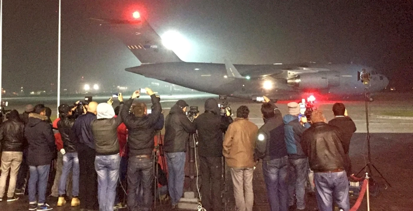 
    Răniţii au fost transportaţi cu un avion medical al NATOfoto: Facebook  