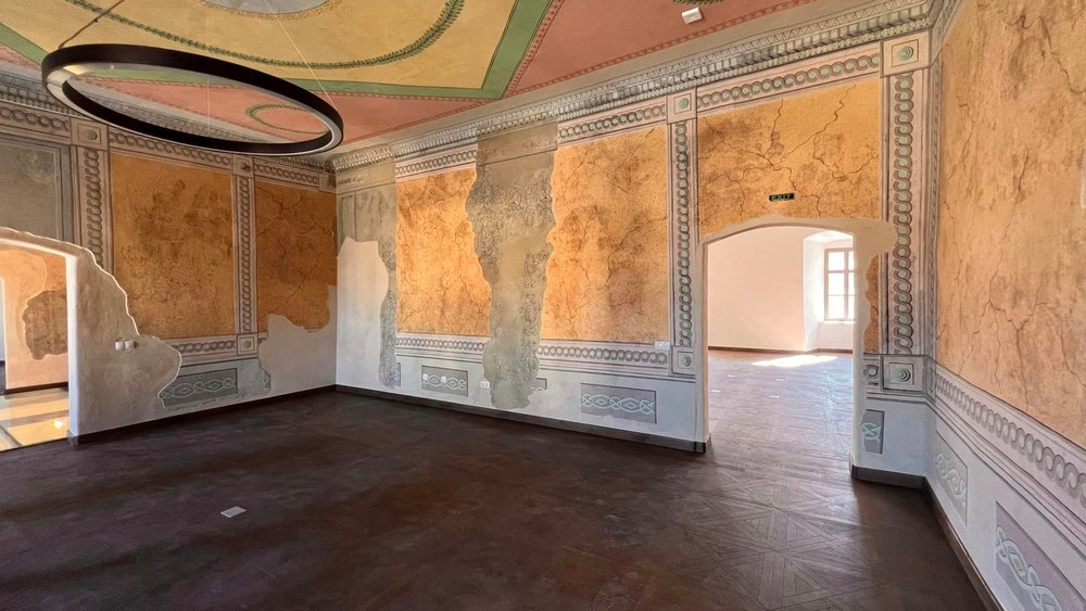 Palatul Principilor Transilvaniei, în care a locuit și Mihai Viteazul la Alba Iulia, a fost restaurat parțial FOTO