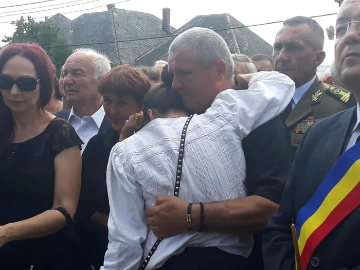 inmormantare dumitru farcas foto angela sabau
