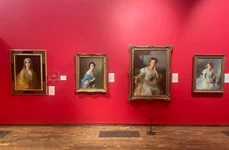 Expoziția „Philip de László: Master of Elegance”, organizată la Gainsborough’s House Museum (© Muzeul Național Peleș)