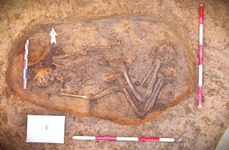 Mormânt vechi de aproximativ 4500 de ani, atribuit culturii Yamnaya, descoperit în Neamț (© Facebook / Vasile Diaconu - archaeologist)