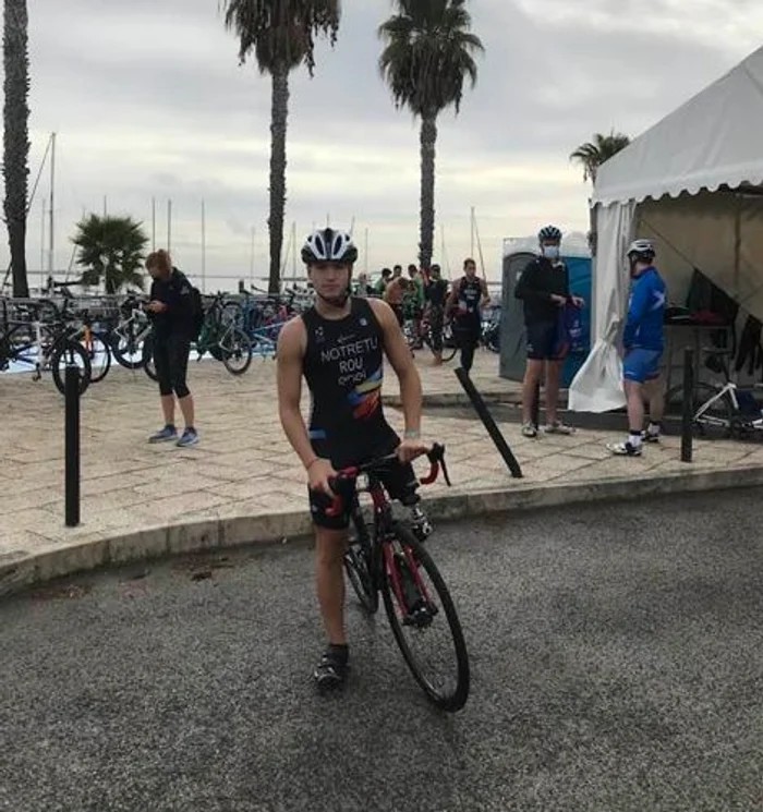 Adrian Notrețu se descurcă foarte bine și în probele de ciclism