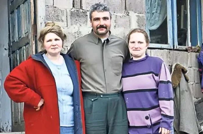 George Chirilă și surorile Nicoleta și Mariana, nevestele lui cu care are 16 copiiFoto: redacția.ro