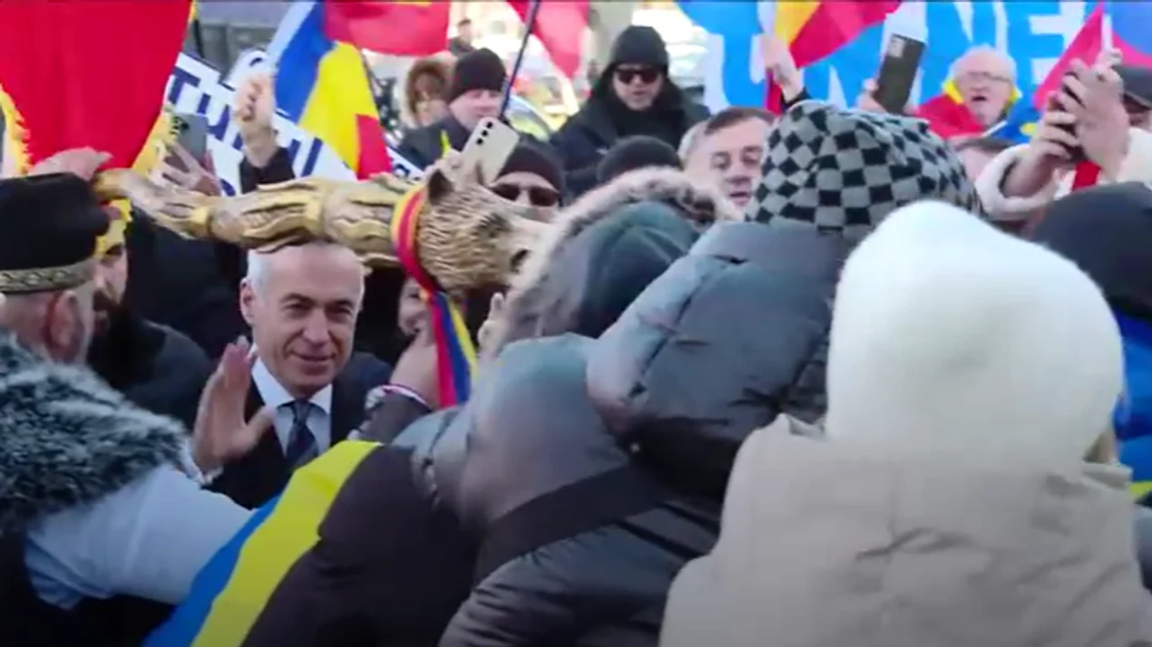 Calin Georgescu, întâmpinat de susținători la ÎCCJ. FOTO captură video Digi24