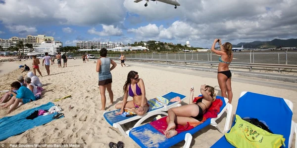Plaja si avion FOTO Paul Souders 