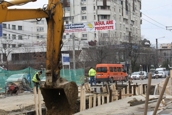 Şantierele deschise de ani trecuţi în Iaşi vor înghiţi o mare parte din bugetul planificat pe 2013 FOTO Adevărul