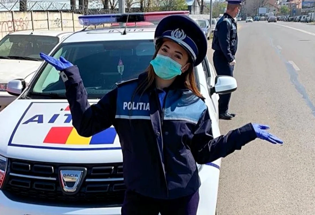 Larisa Iordache patrulează cu un echipaj de polițieFoto: Facebook/LarisaIordache