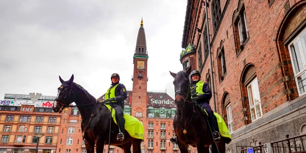 Polițiști pe cal in Danemarca FOTO Shutterstock 