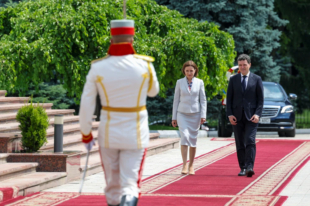 Preşedintele Nicuşor Dan efectuează o vizită oficială în Republica Moldova, cu prilejul Zilei Limbii Române. Evenimentele la care participă alături de Maia Sandu