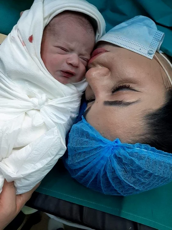 Oana Tache a născut