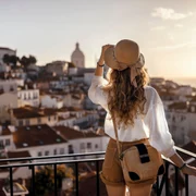 Femeie vacanta concediu turism FOTO Shutterstock jpg