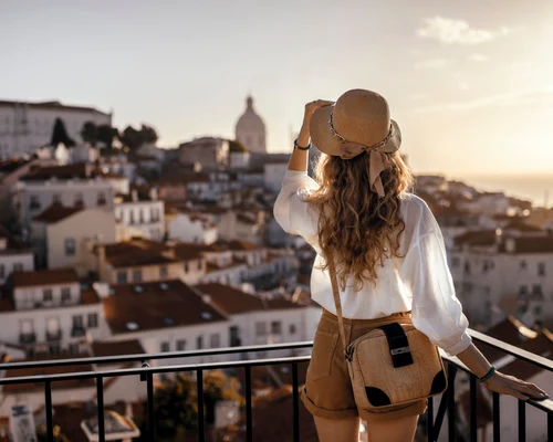 Femeie vacanta concediu turism FOTO Shutterstock jpg