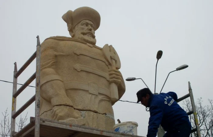 Noua statuie a lui Mihai Viteazul din Slobozia FOTO: m.s.