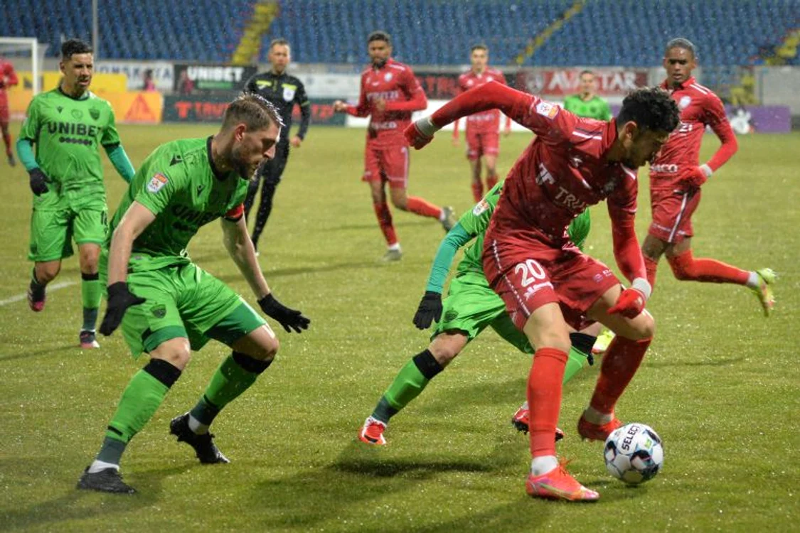 Dinamo a pierdut de fiecare dată în ultimele deplasări la Botoșani (FOTO: Sportpictures)