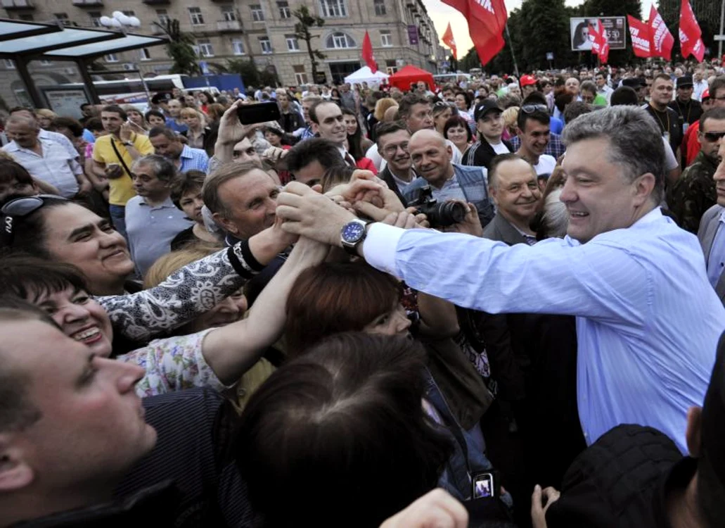 
    Petro Poroşenko susţine că vrea să readucă estul Ucrainei sub autoritatea Kievului şi spune că nu recunoaşte jurisdicţia Rusiei asupra Ucrainei. (Foto: Reuters)  
