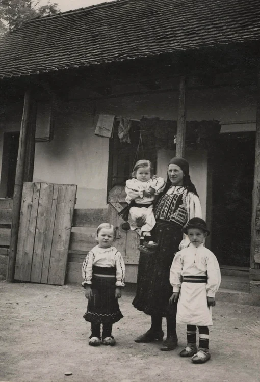 Familie țărănească FOTO muzeulvirtual