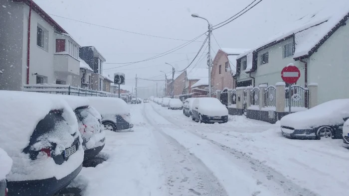 Ninsoare de Paşte la Braşov. FOTO: Ioan Buciumar