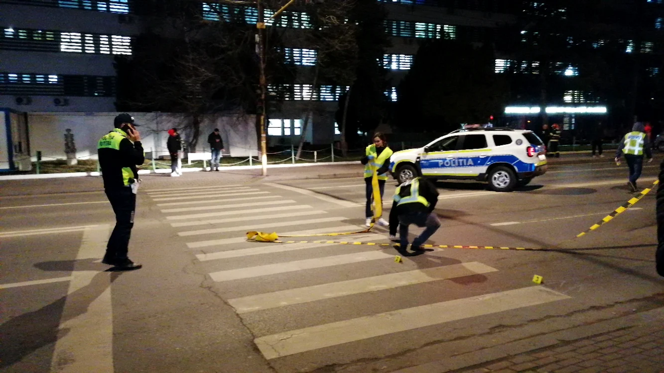 O femeie a fost omorâtă pe trecerea pentru pietoni, în mijlocul Slatinei FOTO: Alina Mitran