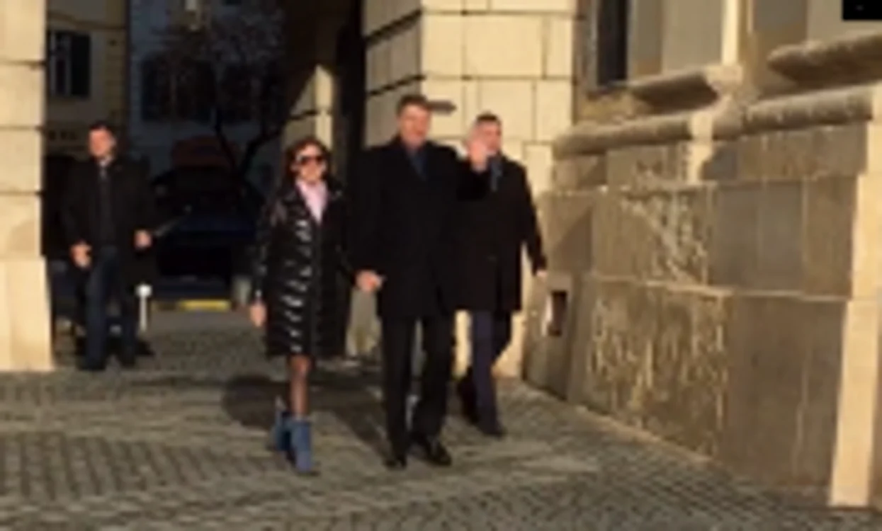 Klaus Iohannis şi soţia sa, Carmen, petrec Crăciunul la Sibiu