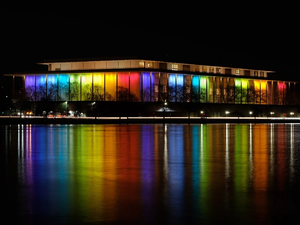 Numele celebrului centrul cultural „John F. Kennedy”, schimbat în „Trump-Kennedy Center”, cu toate că familia fostului președinte s-a opus