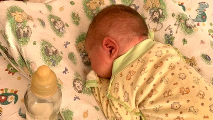 Bebelușul a fost găsit într-o cutie de ouă Foto: ZDRAV.NSO.RU/BBC