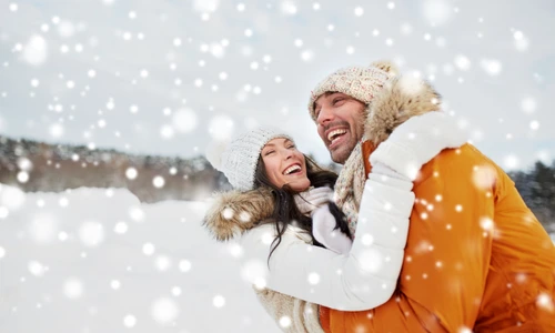 cuplu afara_shutterstock 497325187 jpg