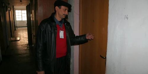 Maricel a bătut zadarnic la uşi 