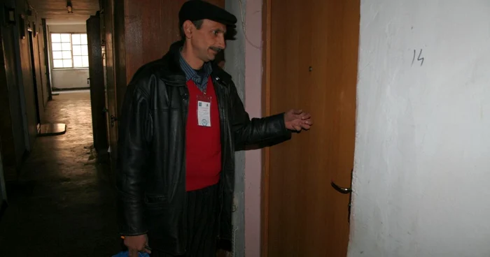 Maricel a bătut zadarnic la uşi
