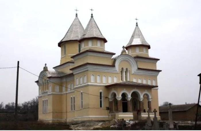 Biserica din Independenţa Constanţa Sursa foto arhiepiscopiatomisului.ro