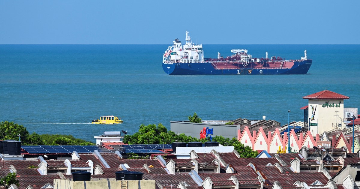 Pe măsură ce criza din Ormuz zguduie lumea, atenția se mută asupra unui alt coridor maritim strategic