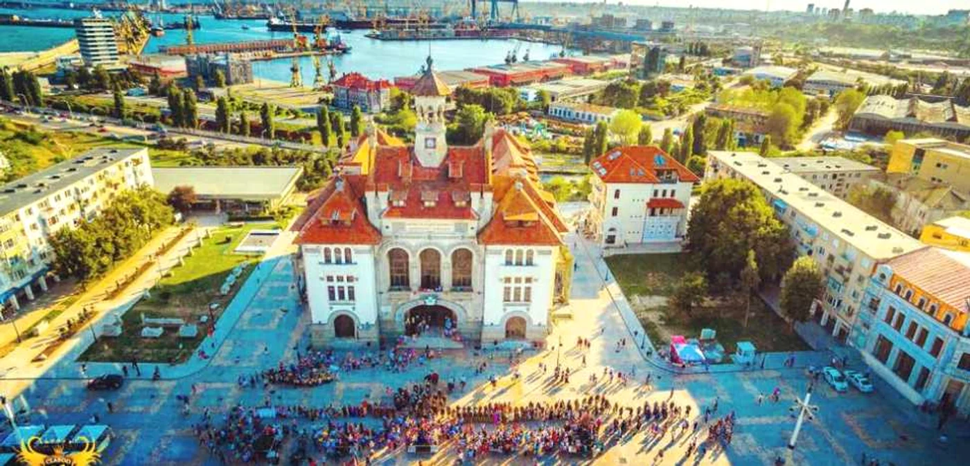 Piaţa Ovidiu, scena în aer liber a Constanţei
