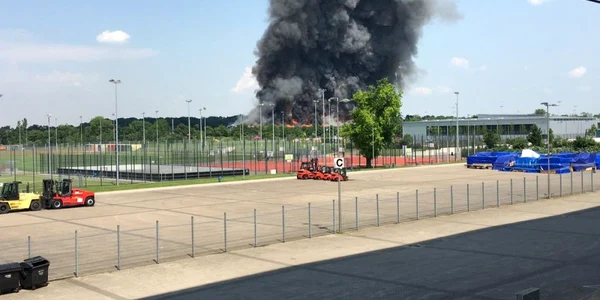 Tabara de refugiati de langa Dusseldorf incendiata de doi marocani FOTO Twitter @MoritzLoehr