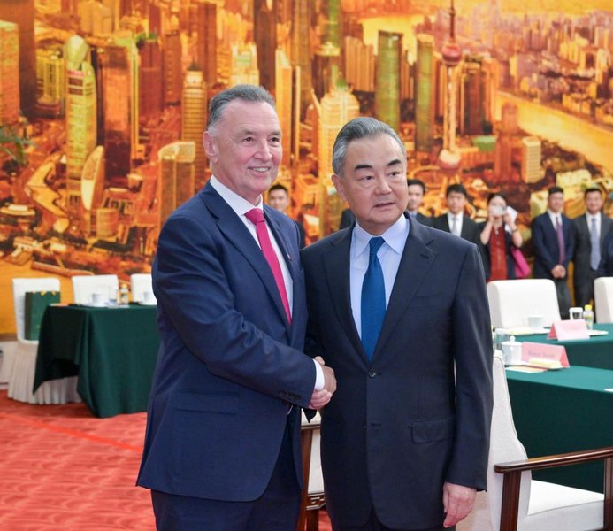 Australia întra AUKUS și... Beijing. Dialog la nivel înalt China-Australia. China la zi